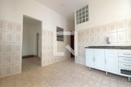 Casa para alugar com 250m², 5 quartos e 3 vagasCozinha 
