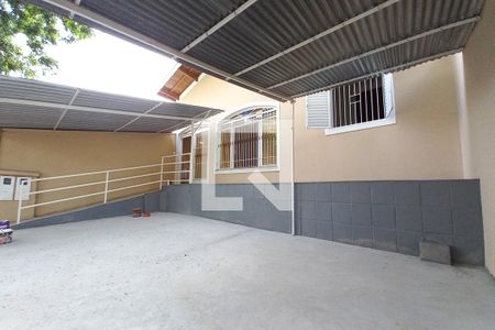 Garagem de casa para alugar com 5 quartos, 250m² em Vila Lemos, Campinas