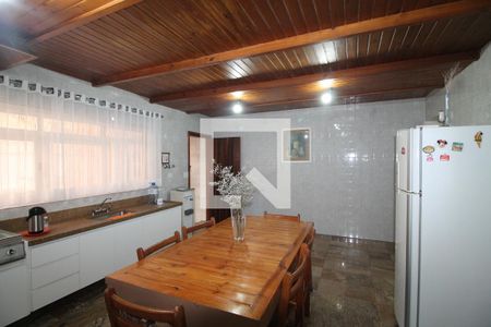 Casa à venda com 380m², 5 quartos e 8 vagasCozinha