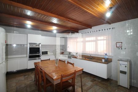 Casa à venda com 380m², 5 quartos e 8 vagasCozinha