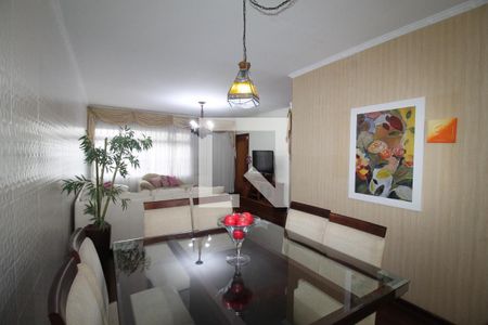 Casa à venda com 380m², 5 quartos e 8 vagasSala de Estar e Jantar 