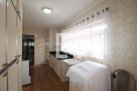 Casa à venda com 380m², 5 quartos e 8 vagasÁrea de Serviço