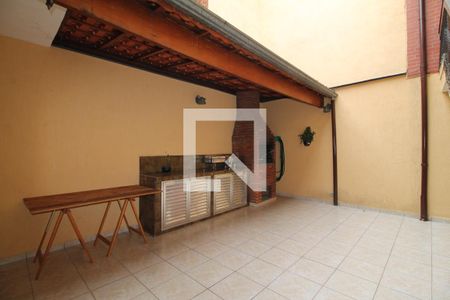 Casa à venda com 380m², 5 quartos e 8 vagasChurrasqueira