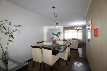 Casa à venda com 380m², 5 quartos e 8 vagasSala de Estar e Jantar 