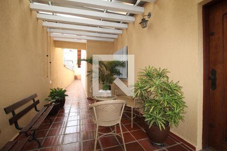 Casa à venda com 380m², 5 quartos e 8 vagasEntrada