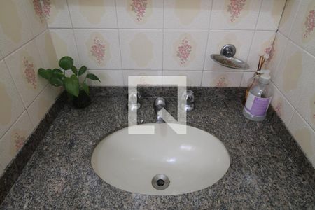 Casa à venda com 380m², 5 quartos e 8 vagasBanheiro Social