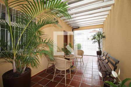 Casa à venda com 380m², 5 quartos e 8 vagasEntrada