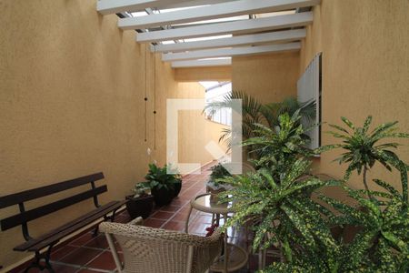 Casa à venda com 380m², 5 quartos e 8 vagasEntrada