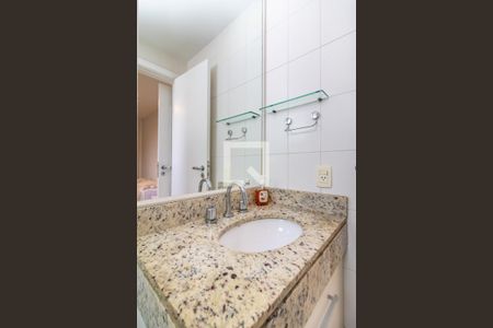 Apartamento para alugar com 75m², 2 quartos e 2 vagas Apartamento para alugar com 75m², 2 quartos e 2 vagasBanheiro da suíte