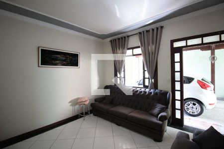 Sala de casa à venda com 3 quartos, 200m² em Jardim Leblon, Belo Horizonte