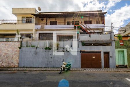 Casa à venda com 400m², 6 quartos e 2 vagasFachada