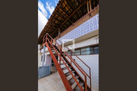 Casa à venda com 400m², 6 quartos e 2 vagasCasa 2 - Escada