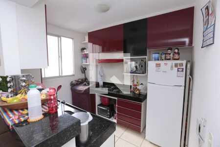 Cozinha de apartamento à venda com 2 quartos, 48m² em Califórnia, Contagem