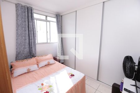 Quarto 1 de apartamento à venda com 2 quartos, 48m² em Califórnia, Contagem