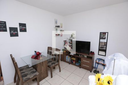 Sala de apartamento à venda com 2 quartos, 48m² em Califórnia, Contagem