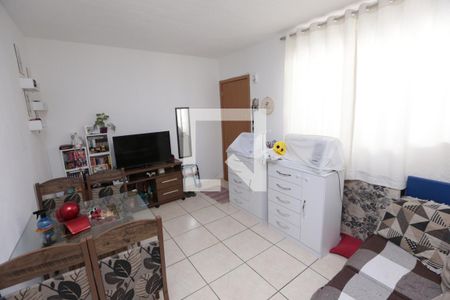 Sala de apartamento à venda com 2 quartos, 48m² em Califórnia, Contagem