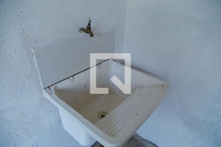 Casa para alugar com 30m², 1 quarto e sem vagaQuintal e Área de Serviço - Tanque