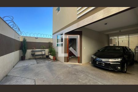 Casa à venda com 105m², 3 quartos e 1 vaga Casa à venda com 105m², 3 quartos e 1 vagaGaragem