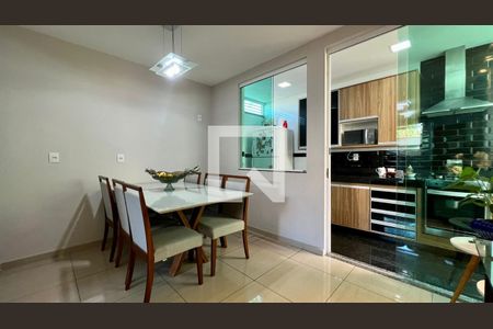 Sala de casa à venda com 3 quartos, 105m² em Palmares, Belo Horizonte