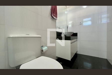 Casa à venda com 105m², 3 quartos e 1 vaga Casa à venda com 105m², 3 quartos e 1 vagaBanheiro