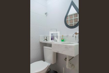 Casa à venda com 115m², 2 quartos e 1 vaga Casa à venda com 115m², 2 quartos e 1 vagaBanheiro de serviço