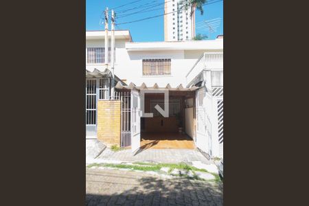 Casa à venda com 115m², 2 quartos e 1 vaga Casa à venda com 115m², 2 quartos e 1 vagaFachada