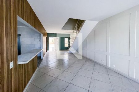 Sala de casa para alugar com 4 quartos, 230m² em Planalto Paulista, São Paulo