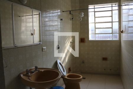 Casa à venda com 126m², 3 quartos e 1 vagaBanheiro