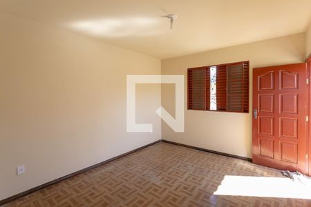 Sala de casa à venda com 4 quartos, 90m² em Lagoinha, Belo Horizonte