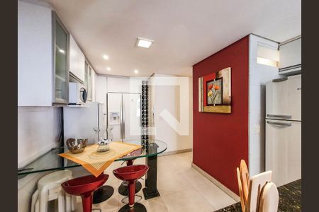 Apartamento para alugar com 106m², 3 quartos e 1 vaga Apartamento para alugar com 106m², 3 quartos e 1 vagaCozinha