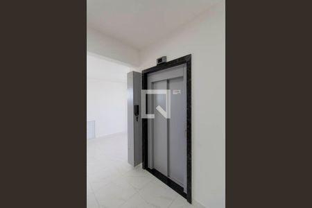 Apartamento à venda com 38m², 1 quarto e sem vagaÁrea Comum - Elevador Salão de Festas
