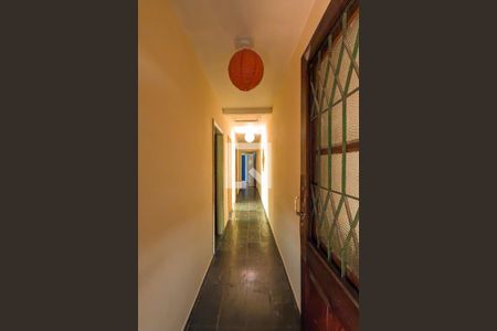 Casa à venda com 360m², 3 quartos e 3 vagasCorredor