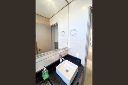 Apartamento para alugar com 65m², 2 quartos e 2 vagasBanheiro