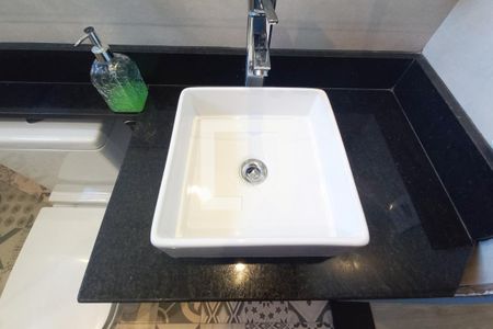 Apartamento para alugar com 65m², 2 quartos e 2 vagasBanheiro