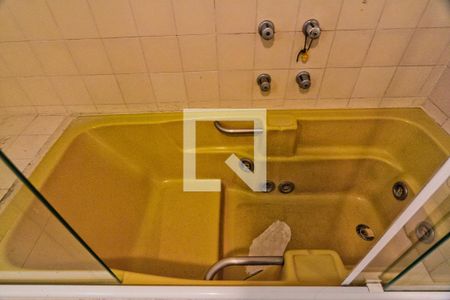 Casa à venda com 299m², 4 quartos e 4 vagasBanheiro