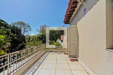 Casa à venda com 299m², 4 quartos e 4 vagasVaranda