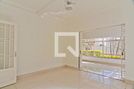 Sala de TV de casa à venda com 4 quartos, 299m² em Jardim São Bento, São Paulo