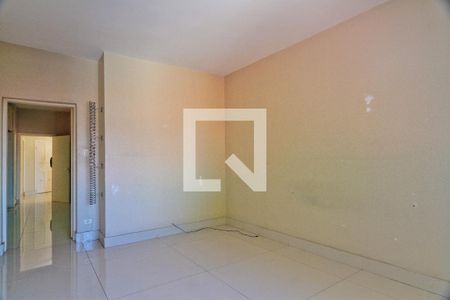 Casa à venda com 299m², 4 quartos e 4 vagasSuíte
