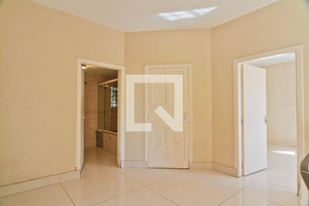 Casa à venda com 299m², 4 quartos e 4 vagasCorredor