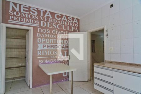 Casa à venda com 299m², 4 quartos e 4 vagasCozinha