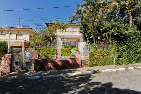Casa à venda com 299m², 4 quartos e 4 vagasFachada
