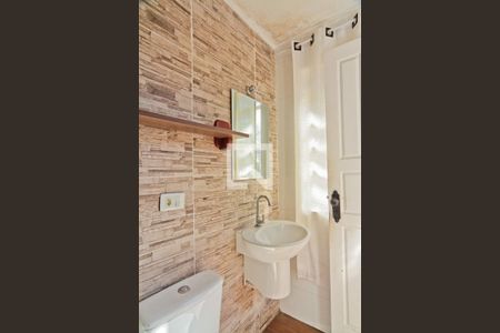 Casa à venda com 299m², 4 quartos e 4 vagasBanheiro externo