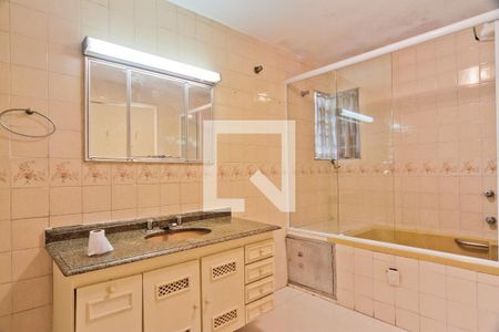 Casa à venda com 299m², 4 quartos e 4 vagasBanheiro