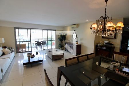Sala de apartamento à venda com 5 quartos, 206m² em Barra da Tijuca, Rio de Janeiro