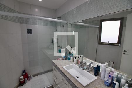 Apartamento à venda com 206m², 5 quartos e 3 vagasBanheiro da Suíte 3
