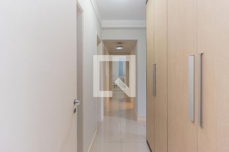 Apartamento para alugar com 150m², 4 quartos e 2 vagas Apartamento para alugar com 150m², 4 quartos e 2 vagasCorredor dos quartos