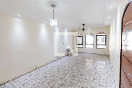 Sala de casa para alugar com 3 quartos, 200m² em Vila Ré, São Paulo