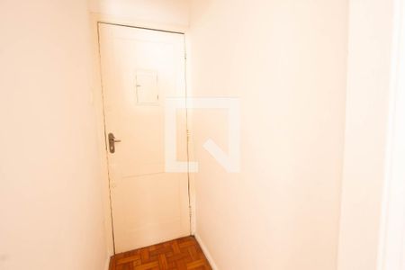 Hall de entrada de apartamento à venda com 2 quartos, 57m² em Copacabana, Rio de Janeiro