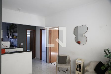 Sala de casa de condomínio para alugar com 2 quartos, 62m² em Vila Tupi, Praia Grande