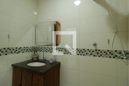 Casa à venda com 249m², 4 quartos e 3 vagasBanheiro 1